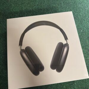 AirPods Maxes (Black)